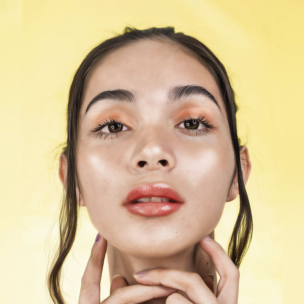 A Gorgeous Girl Looks More Gorgeous After Photo Retouch Service