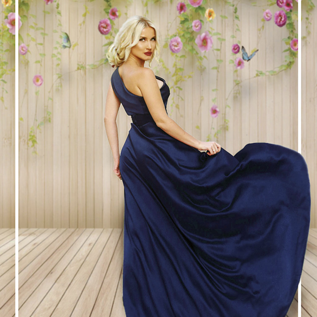 An Extremely Attractive Women After Image Manipulation Service