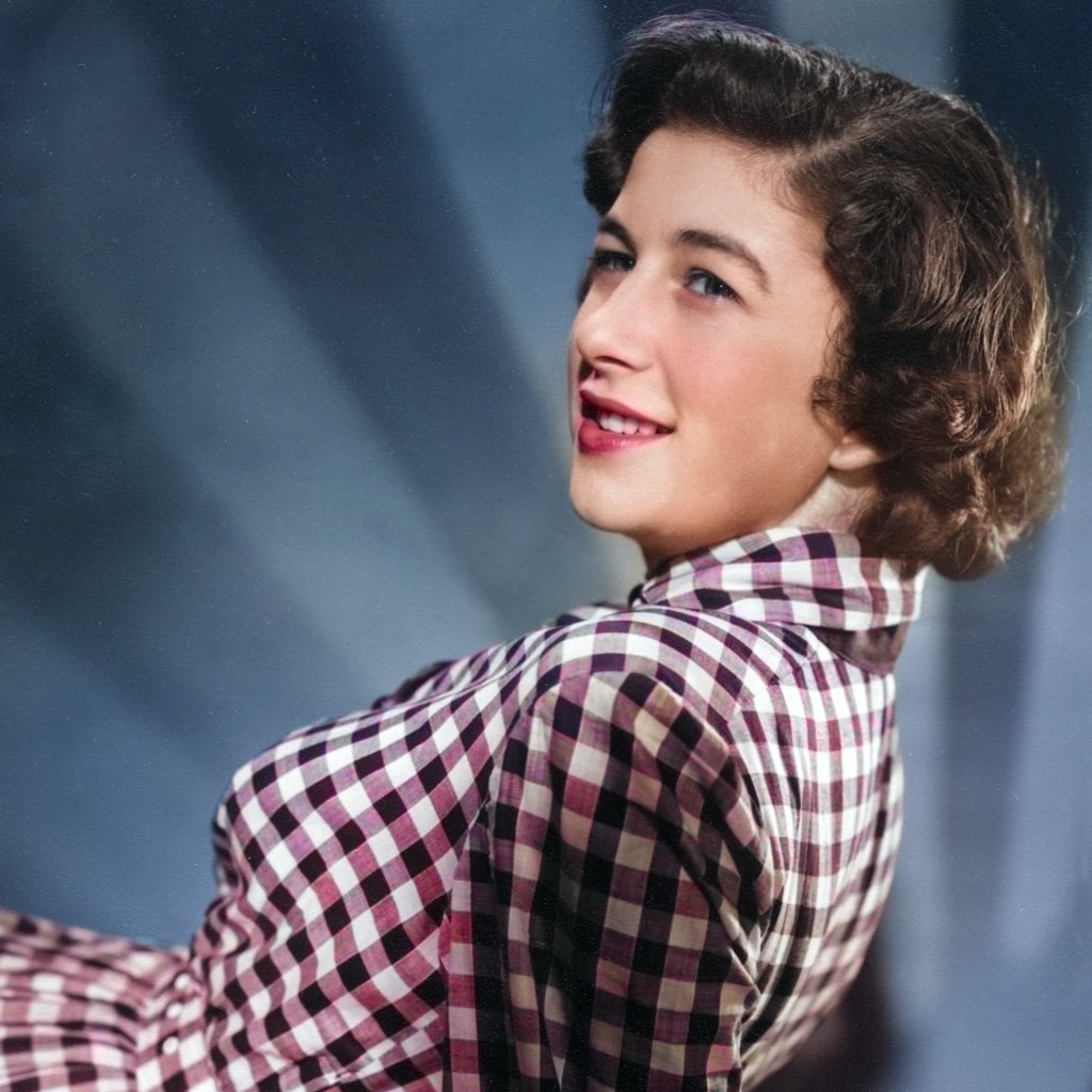 A Woman After Black and White Photo Colorization Services