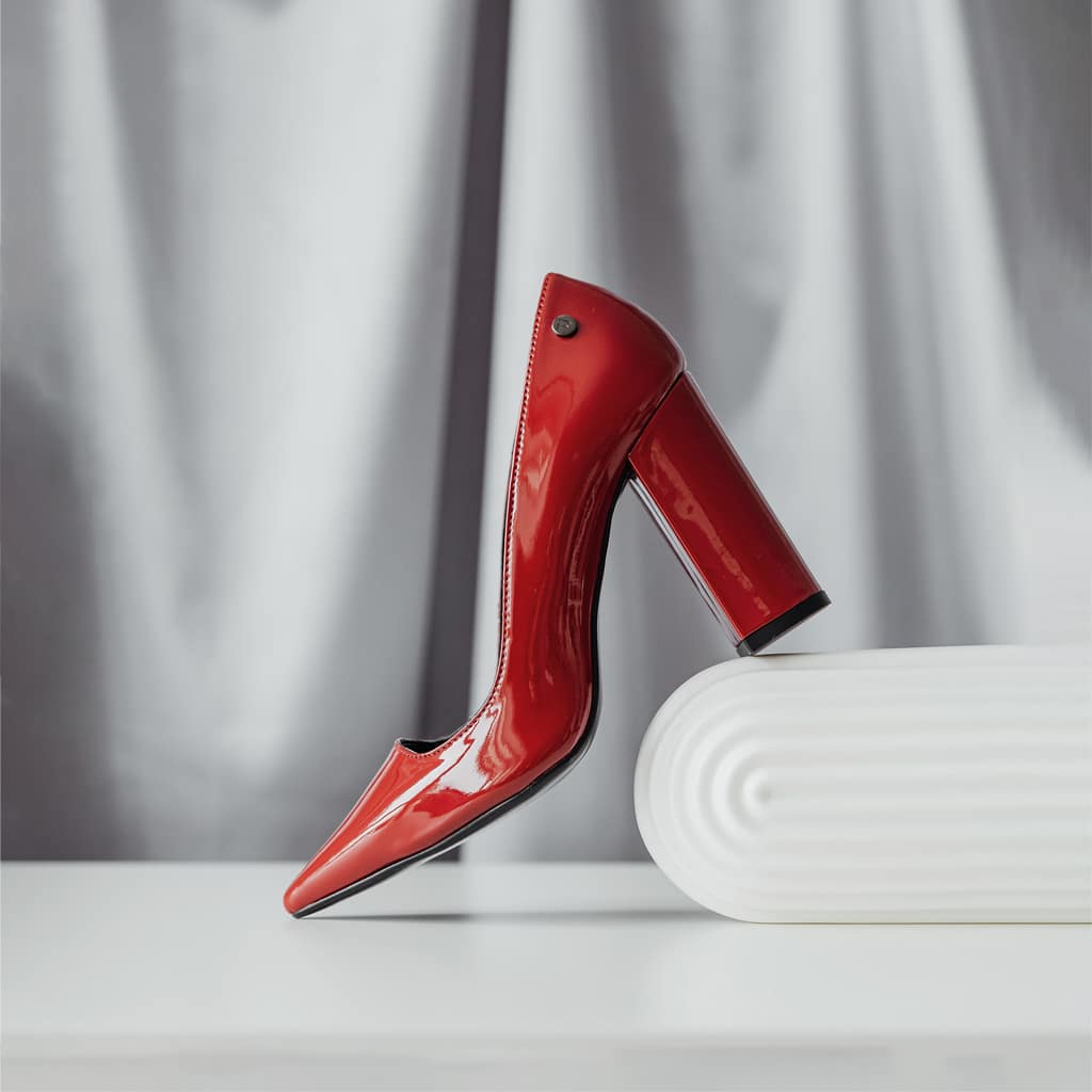 Before High-End Product Photo Retouching Services