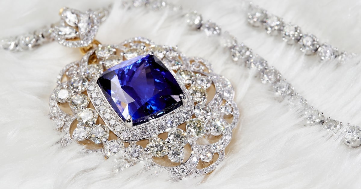 Retouching Jewelry