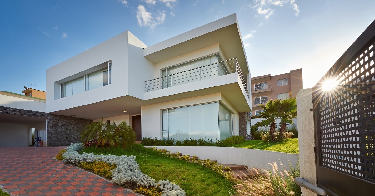 Perfect Photo Editor for Real Estate